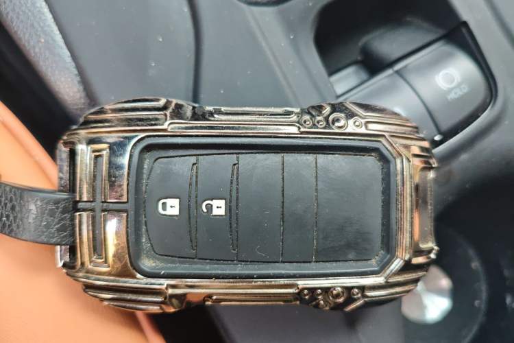 Used Toyota Corolla Cross 2024 2.0L Smart Electric Hybrid Dual-Engine Elite Edition Vehicle Key