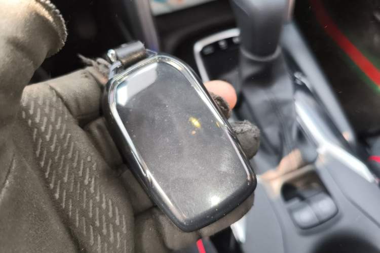 Used Toyota Corolla Cross 2024 2.0L Smart Electric Hybrid Dual-Engine Pioneer Edition Vehicle Key