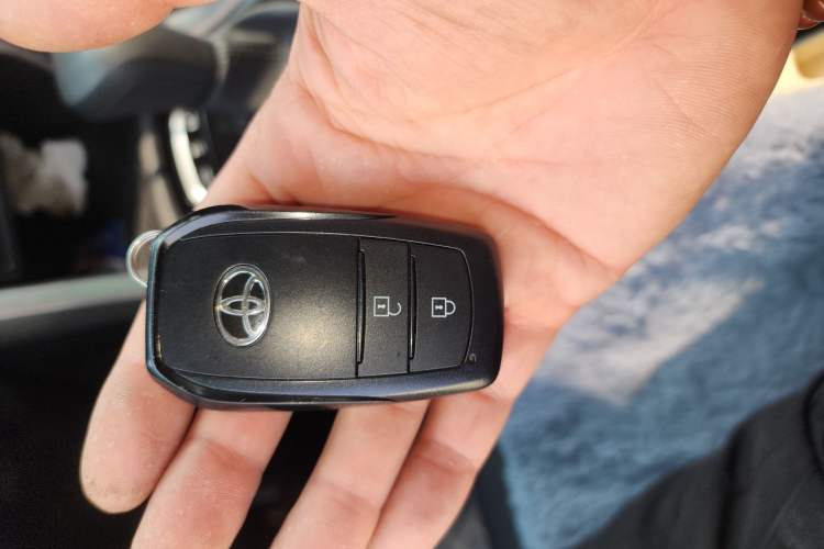 Used Toyota Corolla Cross 2024 2.0L Smart Electric Hybrid Dual-Engine Pioneer Edition Vehicle Key