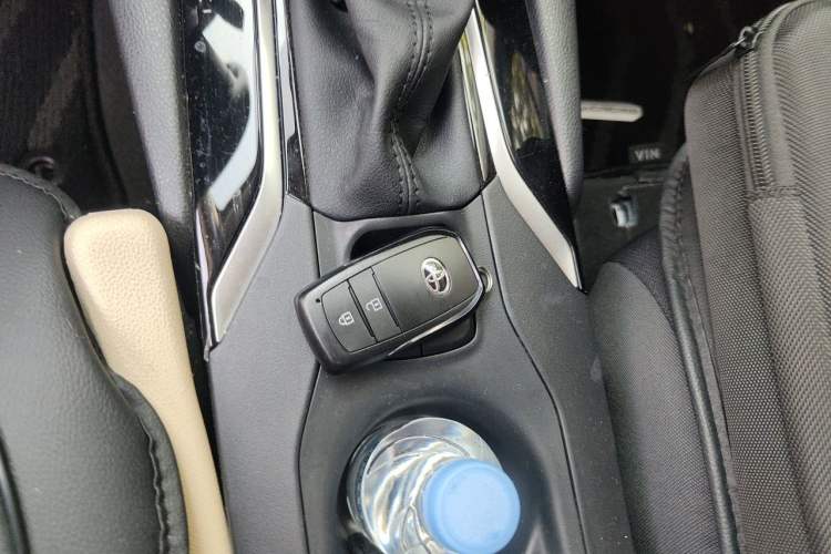 Used Toyota Corolla Cross 2024 2.0L Elite Edition Vehicle Key