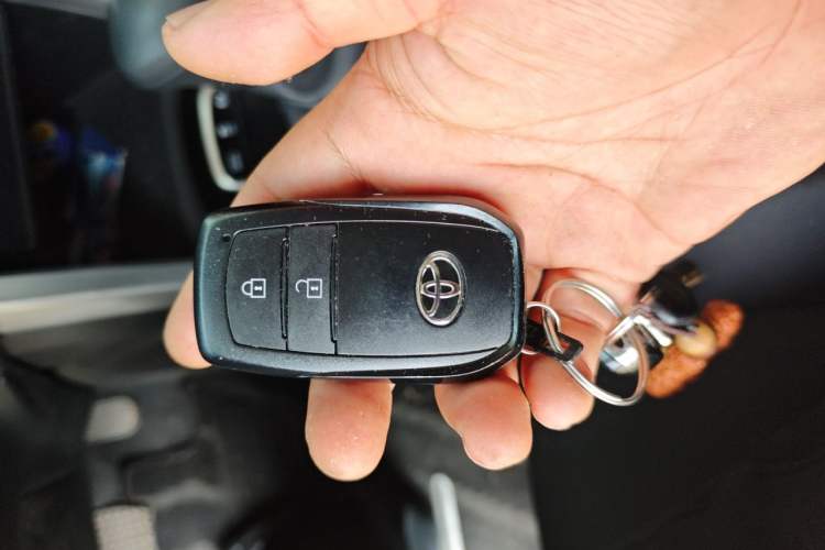 Used Toyota Corolla Cross 2024 2.0L Smart Electric Hybrid Dual-Engine Pioneer Edition Vehicle Key