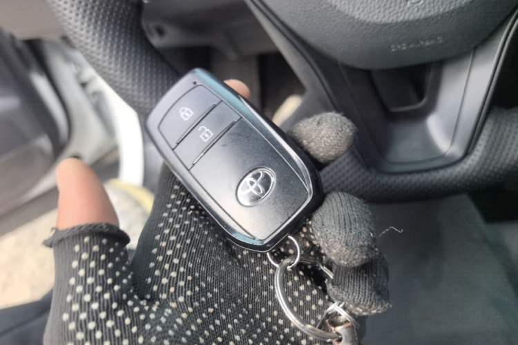 Used Toyota Corolla Cross 2024 2.0L Smart Electric Hybrid Dual-Engine Elite Edition Vehicle Key
