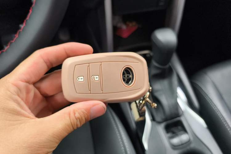 Used Toyota Corolla Cross 2024 2.0L Smart Electric Hybrid Dual-Engine Pioneer Edition Vehicle Key