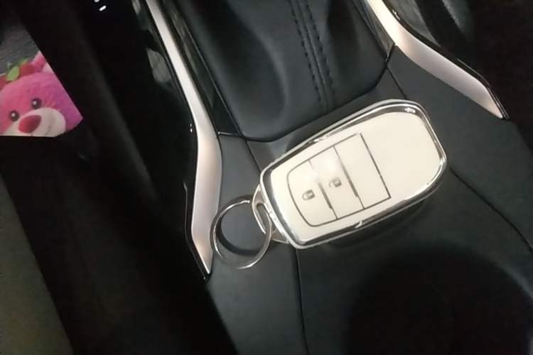 Used Toyota Corolla Cross 2024 2.0L Smart Electric Hybrid Dual-Engine Pioneer Edition Vehicle Key