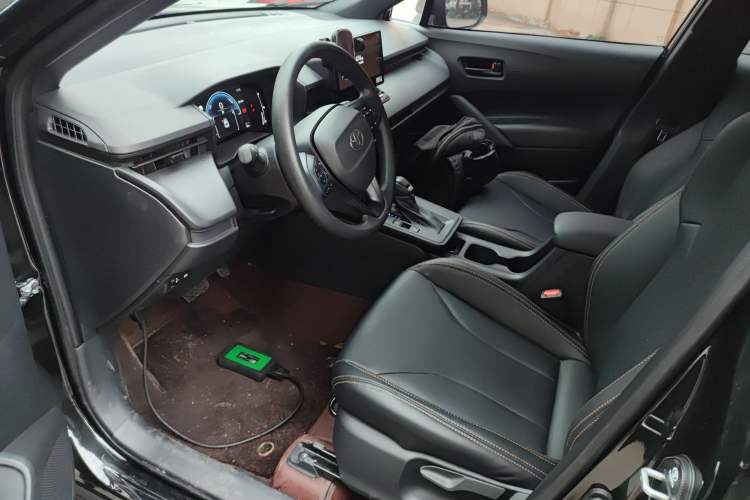 Used Toyota Corolla Cross 2026 Model 2.0L Smart Electric Hybrid Dual-Engine Pioneer Edition Driver Seat