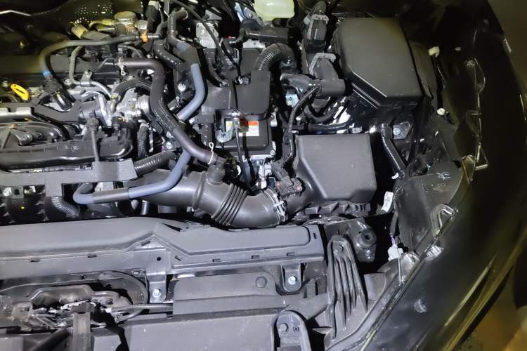 Used Toyota Corolla Cross 2026 Model 2.0L Smart Electric Hybrid Dual-Engine Pioneer Edition Engine Bay Left