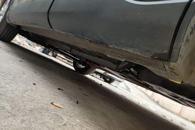 Used Toyota Corolla Cross 2026 Model 2.0L Smart Electric Hybrid Dual-Engine Pioneer Edition Left Side Sill