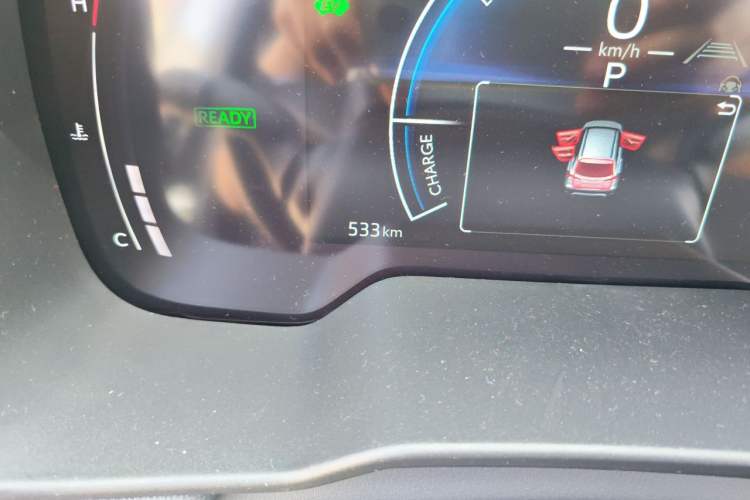 Used Toyota Corolla Cross 2026 Model 2.0L Smart Electric Hybrid Dual-Engine Pioneer Edition Odometer Close Up