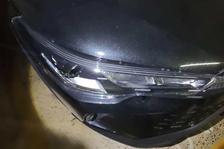 Used Toyota Corolla Cross 2026 Model 2.0L Smart Electric Hybrid Dual-Engine Pioneer Edition Right Front Headlight