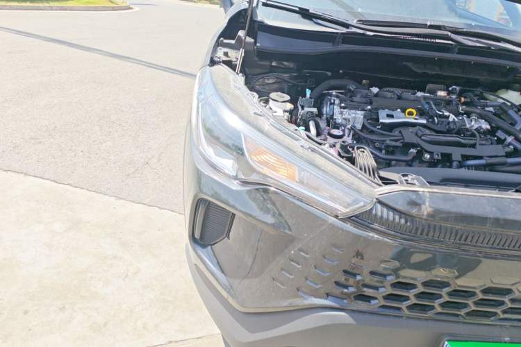 Used Toyota Corolla Cross 2026 Model 2.0L Smart Electric Hybrid Dual-Engine Pioneer Edition Right Front Headlight