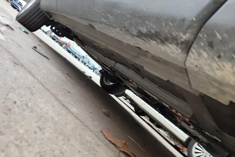 Used Toyota Corolla Cross 2026 Model 2.0L Smart Electric Hybrid Dual-Engine Pioneer Edition Right Side Sill
