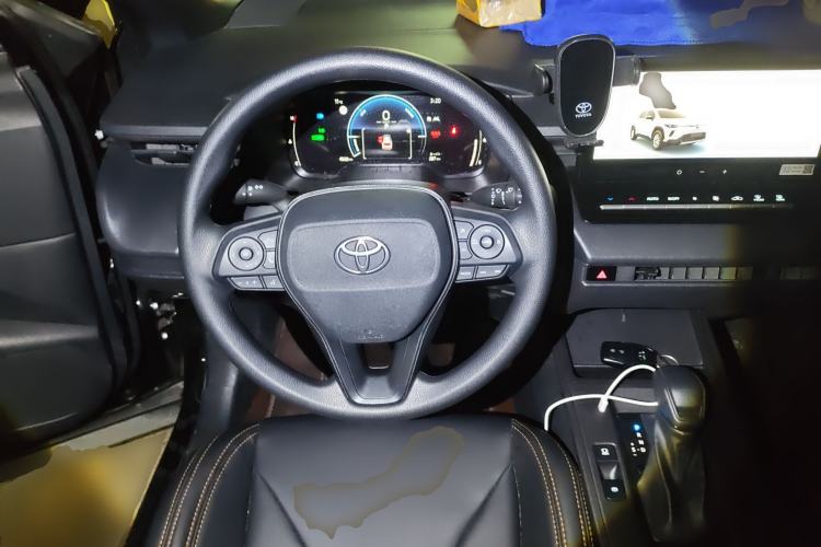 Used Toyota Corolla Cross 2026 Model 2.0L Smart Electric Hybrid Dual-Engine Pioneer Edition Steering Wheel