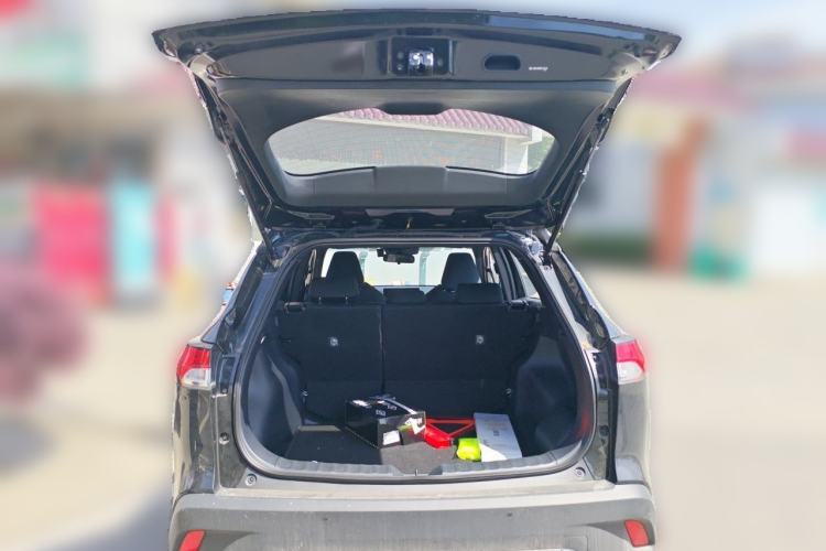 Used Toyota Corolla Cross 2026 Model 2.0L Smart Electric Hybrid Dual-Engine Pioneer Edition Trunk