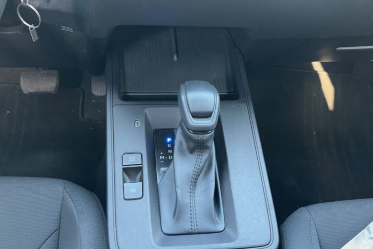 Used Toyota Corolla Cross 2026 Model 2.0L Pioneer Edition Gear Lever
