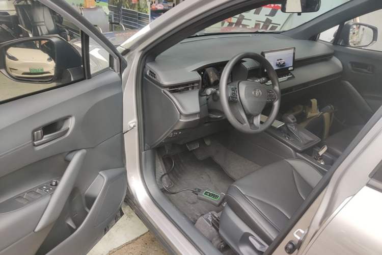 Used Toyota Corolla Cross 2026 Model 2.0L Smart Electric Hybrid Dual-Engine Pioneer Edition Driver Seat
