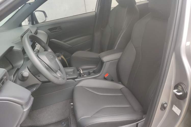 Used Toyota Corolla Cross 2026 Model 2.0L Smart Electric Hybrid Dual-Engine Pioneer Edition Left Front Seat