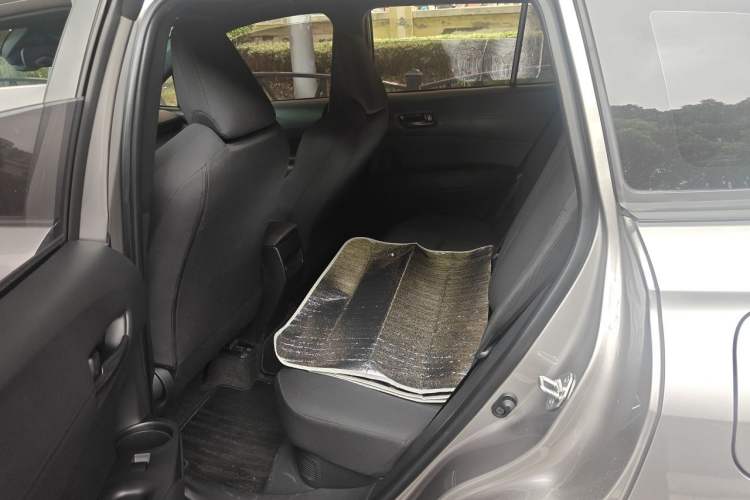 Used Toyota Corolla Cross 2026 Model 2.0L Smart Electric Hybrid Dual-Engine Pioneer Edition Left Rear Seat