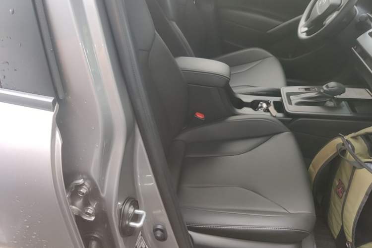 Used Toyota Corolla Cross 2026 Model 2.0L Smart Electric Hybrid Dual-Engine Pioneer Edition Right Front Seat
