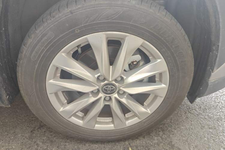 Used Toyota Corolla Cross 2026 Model 2.0L Smart Electric Hybrid Dual-Engine Pioneer Edition Right Front Wheel Hub