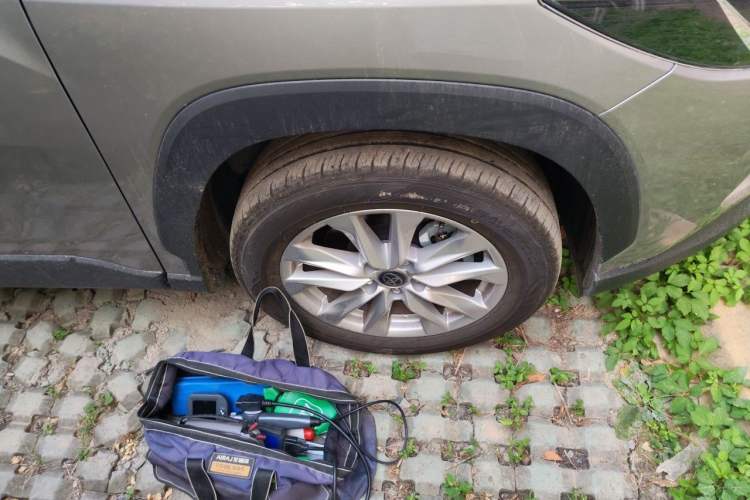 Used Toyota Corolla Cross 2026 Model 2.0L Smart Electric Hybrid Dual-Engine Elite Edition Right Front Wheel Hub