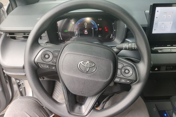 Used Toyota Corolla Cross 2026 Model 2.0L Smart Electric Hybrid Dual-Engine Pioneer Edition Steering Wheel