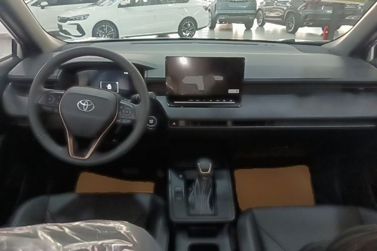 Used Toyota Corolla Cross 2026 Model 2.0L Elite Edition Center Console