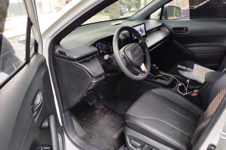 Used Toyota Corolla Cross 2026 Model 2.0L Elite Edition Driver Seat
