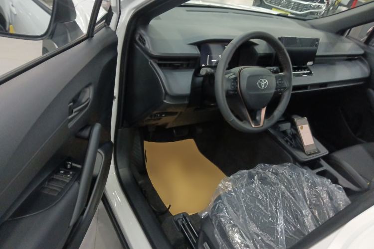 Used Toyota Corolla Cross 2026 Model 2.0L Elite Edition Driver Seat