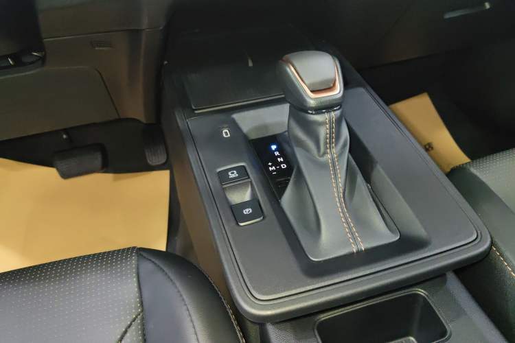 Used Toyota Corolla Cross 2026 Model 2.0L Elite Edition Gear Lever