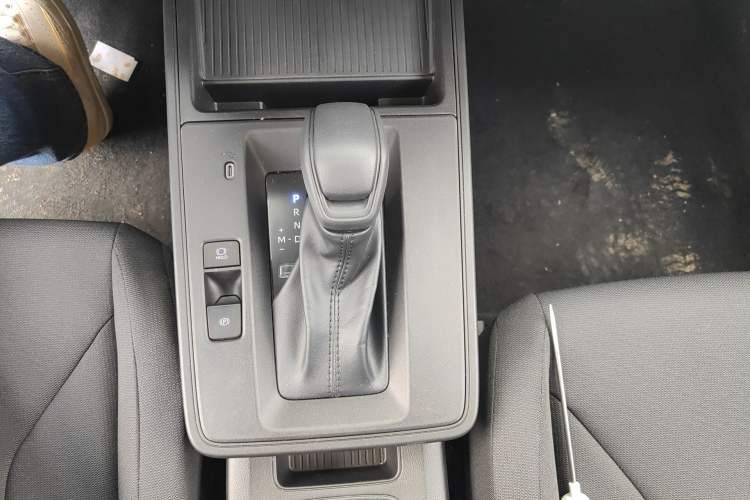 Used Toyota Corolla Cross 2026 Model 2.0L Pioneer Edition Gear Lever