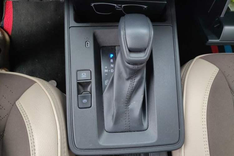 Used Toyota Corolla Cross 2026 Model 2.0L Pioneer Edition Gear Lever