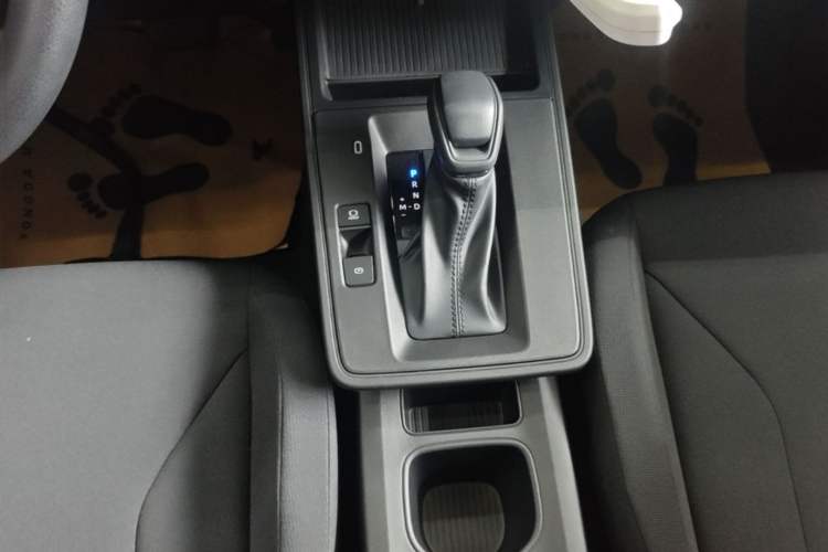 Used Toyota Corolla Cross 2026 Model 2.0L Pioneer Edition Gear Lever