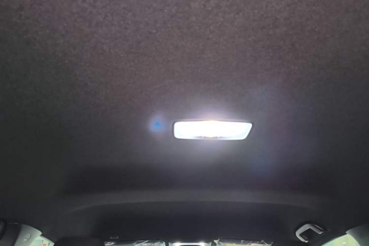 Used Toyota Corolla Cross 2026 Model 2.0L Smart Electric Hybrid Dual-Engine Pioneer Edition Headliner