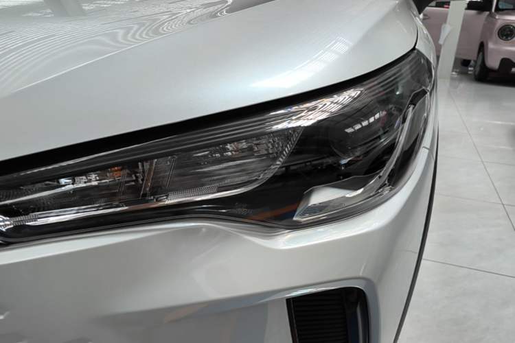Used Toyota Corolla Cross 2026 Model 2.0L Smart Electric Hybrid Dual-Engine Pioneer Edition Left Front Headlight