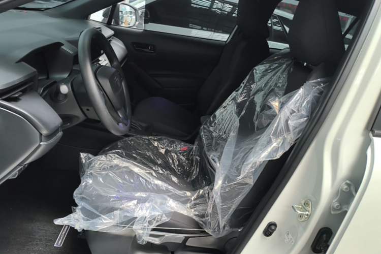 Used Toyota Corolla Cross 2026 Model 2.0L Smart Electric Hybrid Dual-Engine Pioneer Edition Left Front Seat