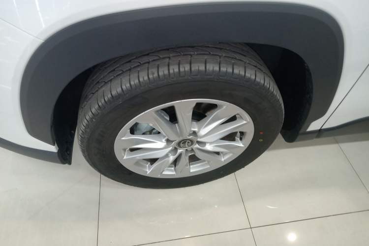 Used Toyota Corolla Cross 2026 Model 2.0L Elite Edition Left Front Wheel Hub