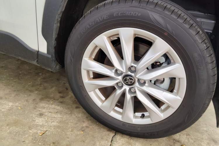 Used Toyota Corolla Cross 2026 Model 2.0L Elite Edition Right Front Wheel Hub