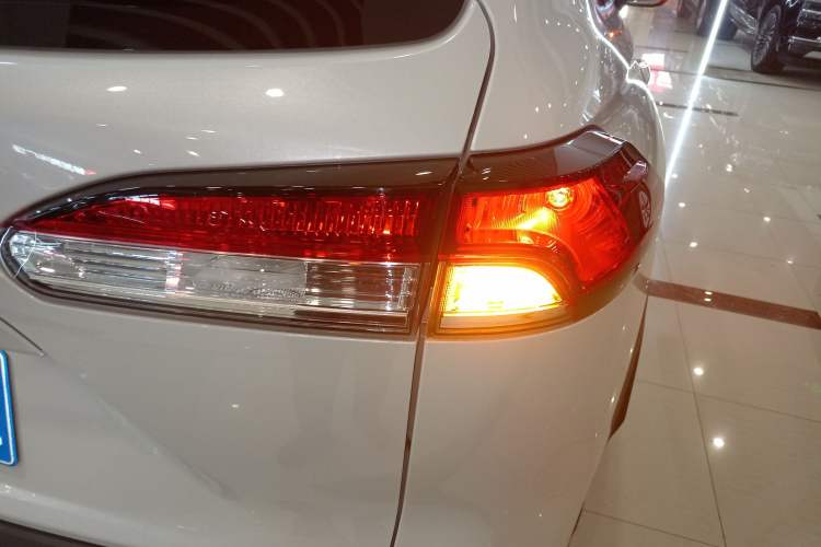 Used Toyota Corolla Cross 2026 Model 2.0L Elite Edition Right Rear Taillight