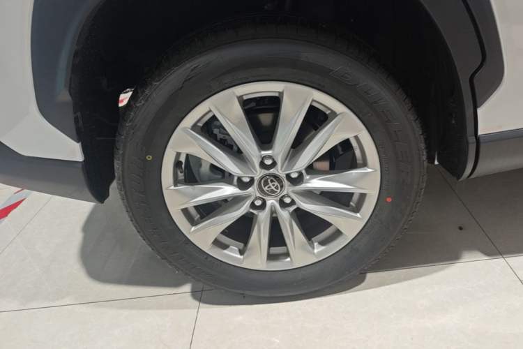 Used Toyota Corolla Cross 2026 Model 2.0L Pioneer Edition Right Rear Wheel Hub