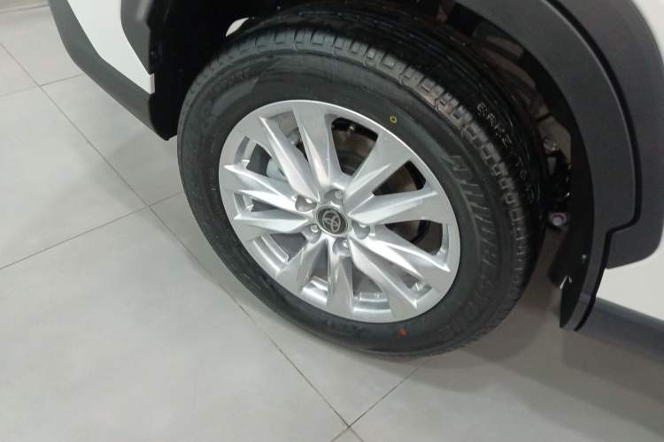 Used Toyota Corolla Cross 2026 Model 2.0L Elite Edition Right Rear Wheel Hub