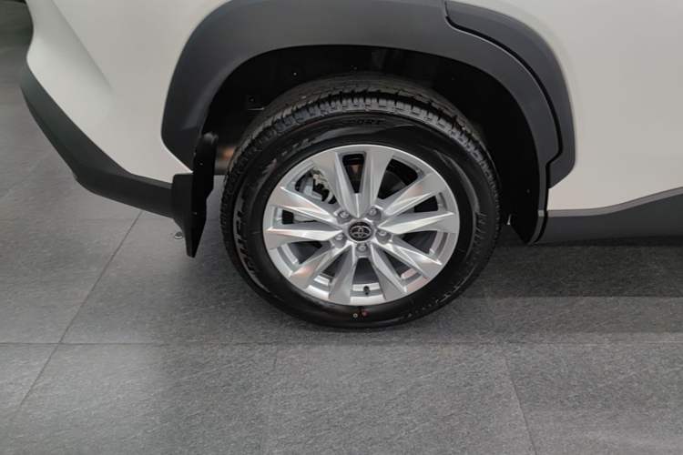 Used Toyota Corolla Cross 2026 Model 2.0L Pioneer Edition Right Rear Wheel Hub