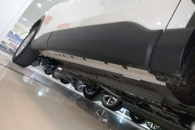 Used Toyota Corolla Cross 2026 Model 2.0L Elite Edition Right Side Sill