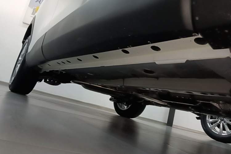 Used Toyota Corolla Cross 2026 Model 2.0L Elite Edition Right Side Sill