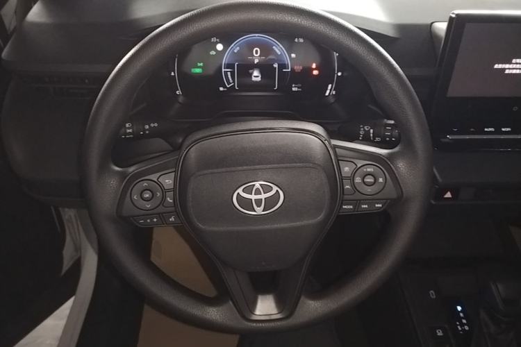 Used Toyota Corolla Cross 2026 Model 2.0L Smart Electric Hybrid Dual-Engine Pioneer Edition Steering Wheel