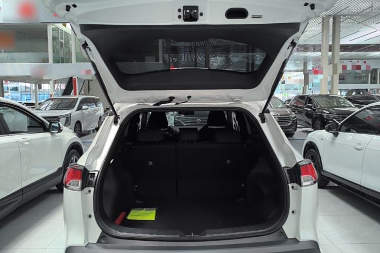 Used Toyota Corolla Cross 2026 Model 2.0L Smart Electric Hybrid Dual-Engine Pioneer Edition Trunk