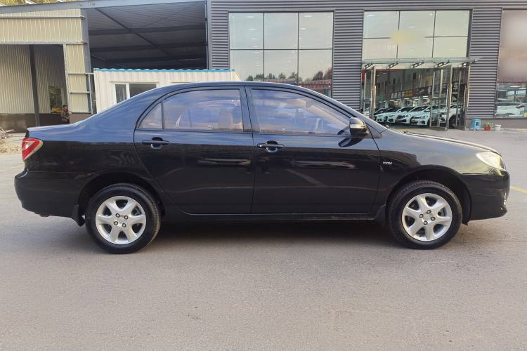 Used Toyota Corolla EX 2013 1.6L Automatic Luxury Edition Exterior 2