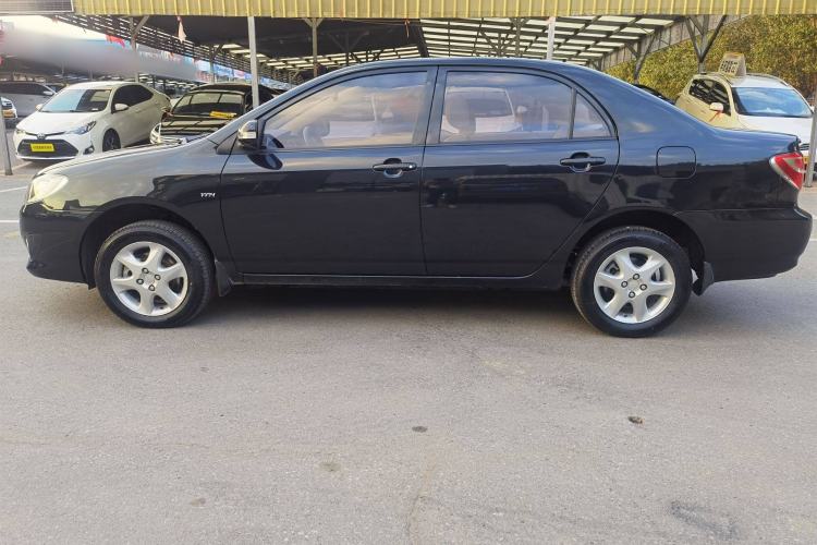 Used Toyota Corolla EX 2013 1.6L Automatic Luxury Edition Exterior 3