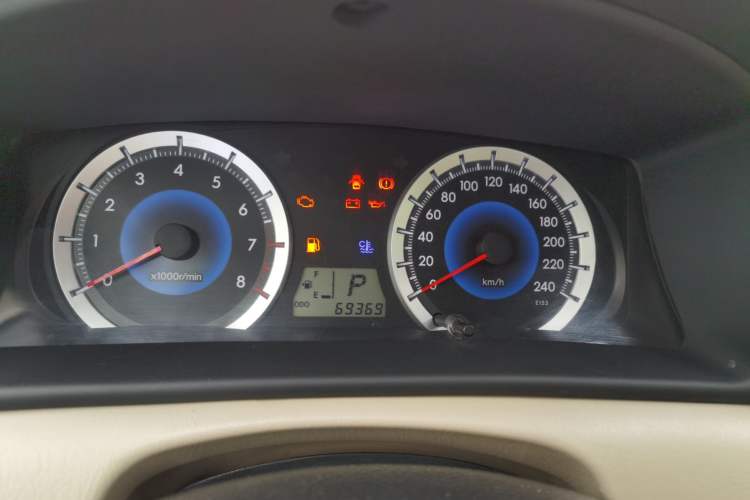 Used Toyota Corolla EX 2013 1.6L Automatic Luxury Edition Odometer Close Up