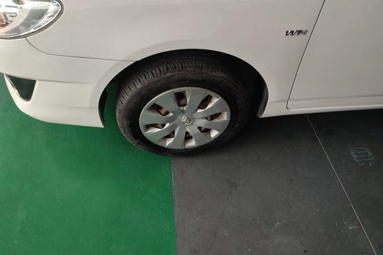 Used Toyota Corolla EX 2013 1.6L Automatic Excellence Edition Left Front Wheel Hub