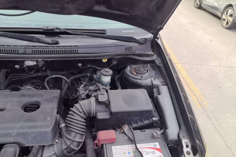 Used Toyota Corolla EX 2004 1.8L Manual GL-i Engine Bay Left